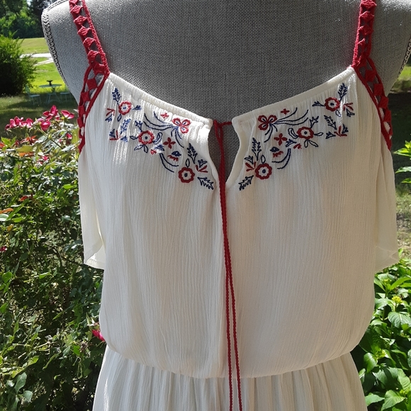 Love Fire off shoulder embroidered Dress - Picture 7 of 10